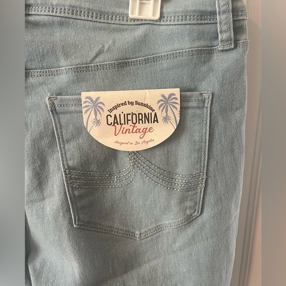 California Vintage Light Blue Flare Jeans with Distressed Knees Size 14 - Picture 6 of 7